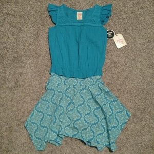 DONATING SOON! Girls size 4/5 NWT 2 pc set